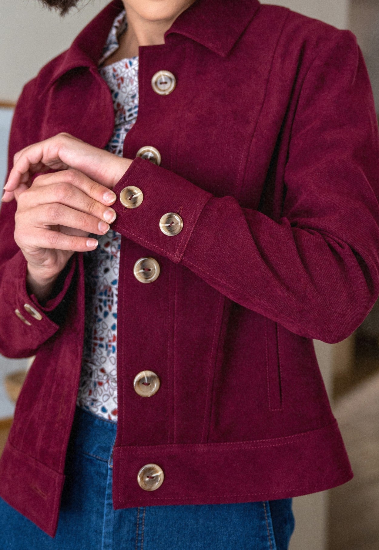 Afrika Guinda Cropped Jacket